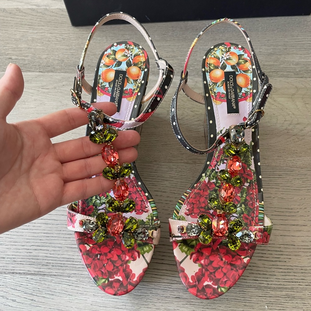 Dolce and Gabbana Sicily Italian Art Print Platform Wedge Sandals - Picture 4 of 7